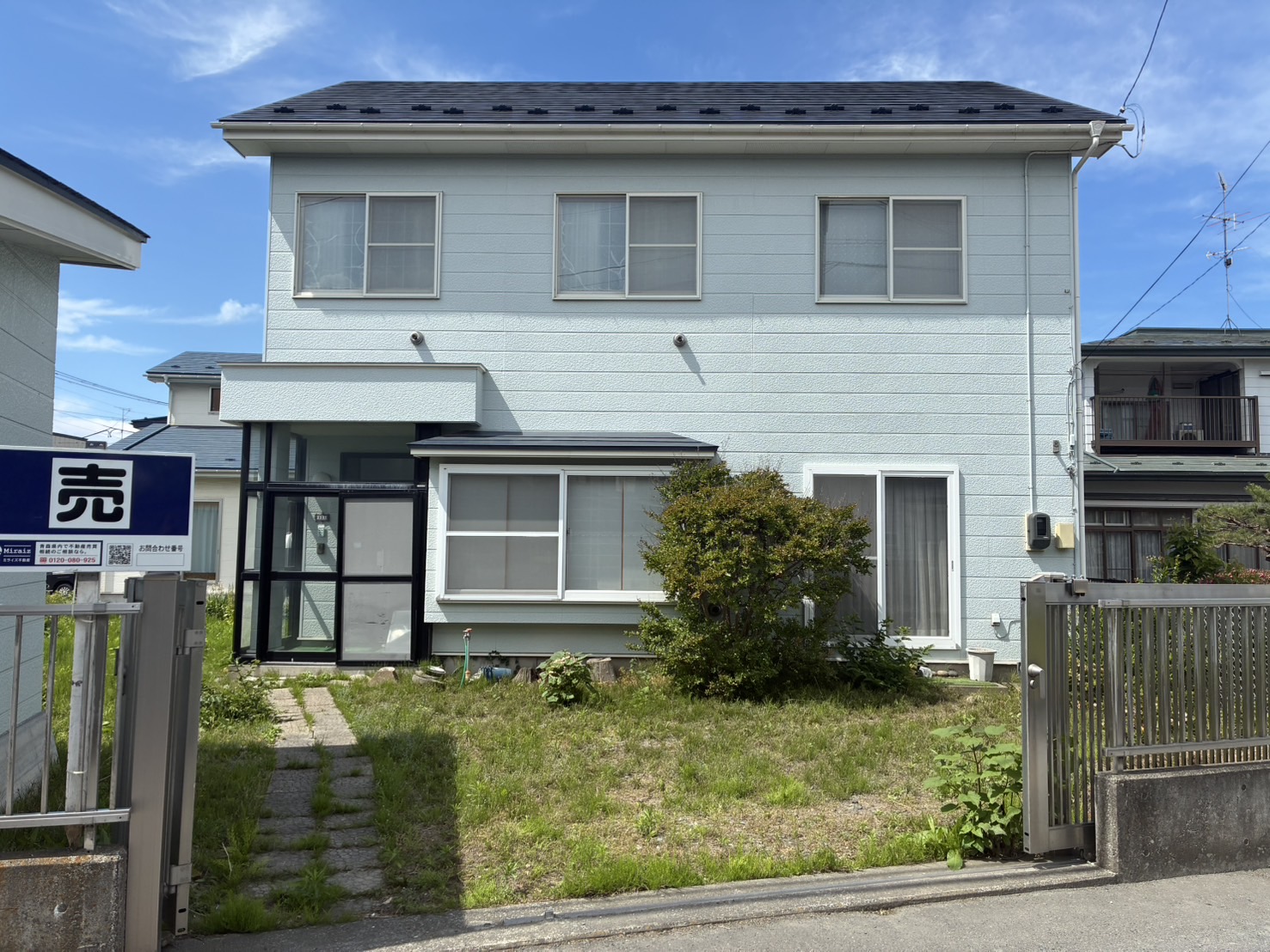 ＼類家1丁目 中古住宅／3帖＋5帖の収納部屋付き。季節物も趣味道具もすっきり収納。
